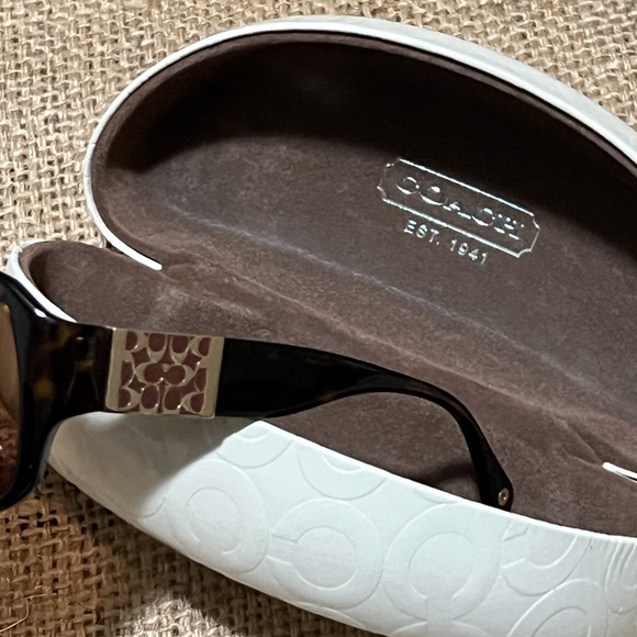 Coach sunglasses - Picture 3 of 4